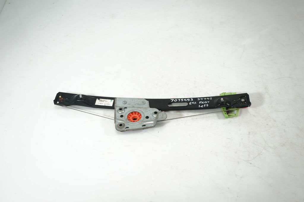 Rear door window regulator with motor