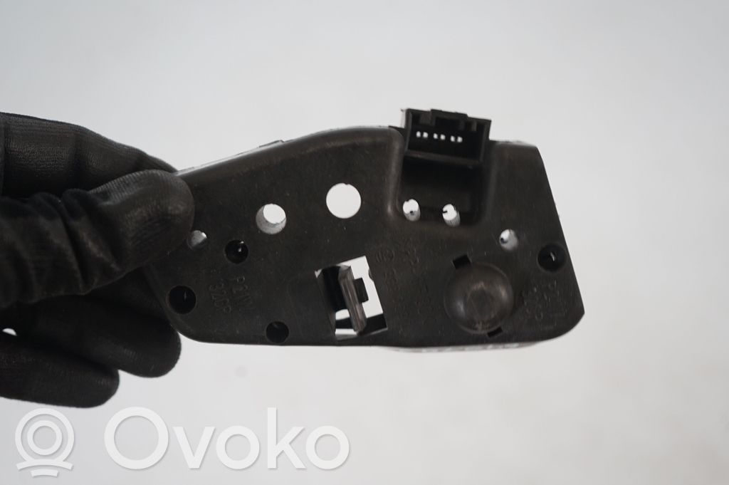 Tailgate rear/tail lights (7)