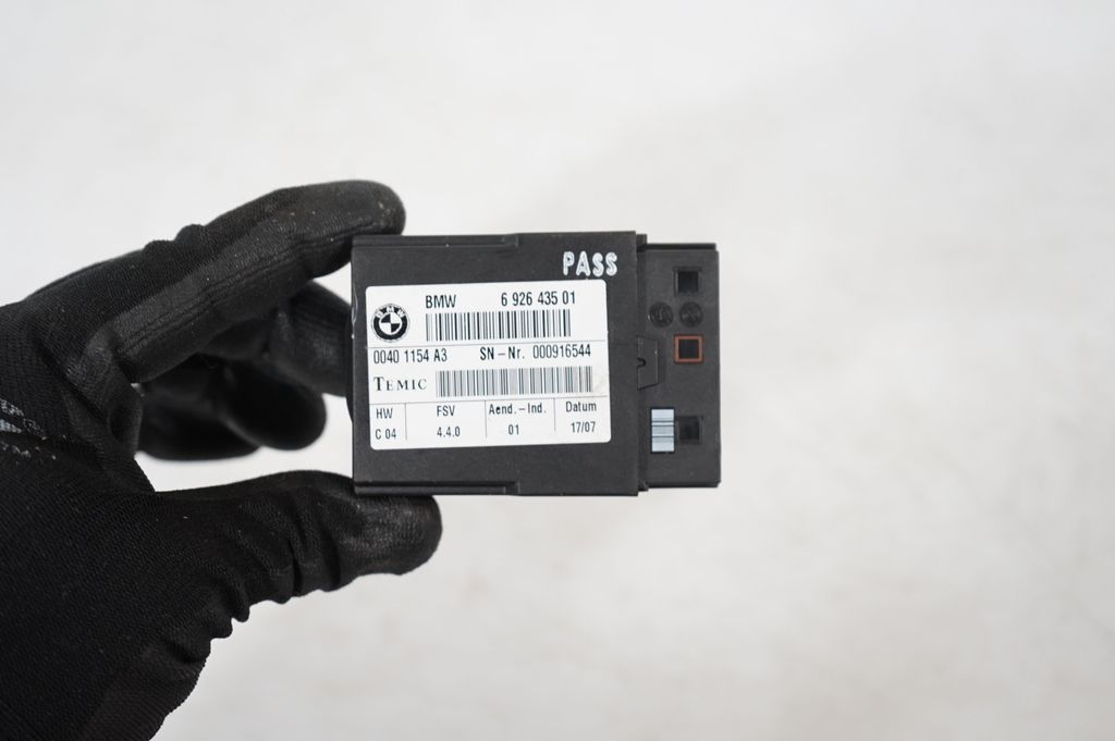 Seat control module (8)