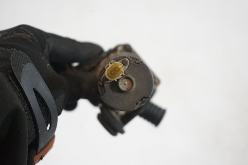 Electric auxiliary coolant/water pump (6)