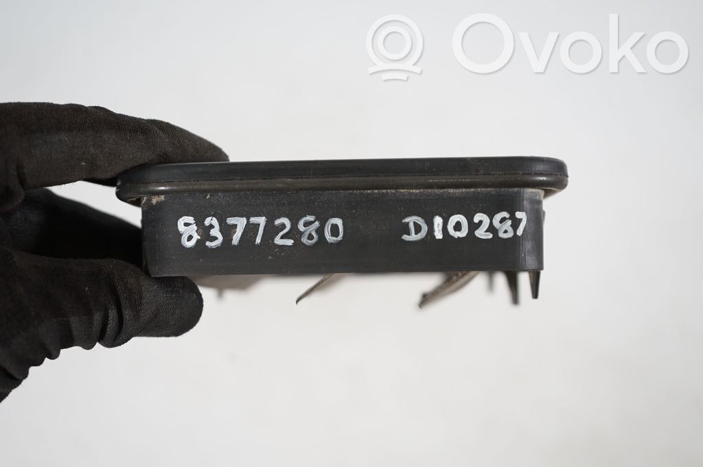 Quarter panel pressure vent (8)