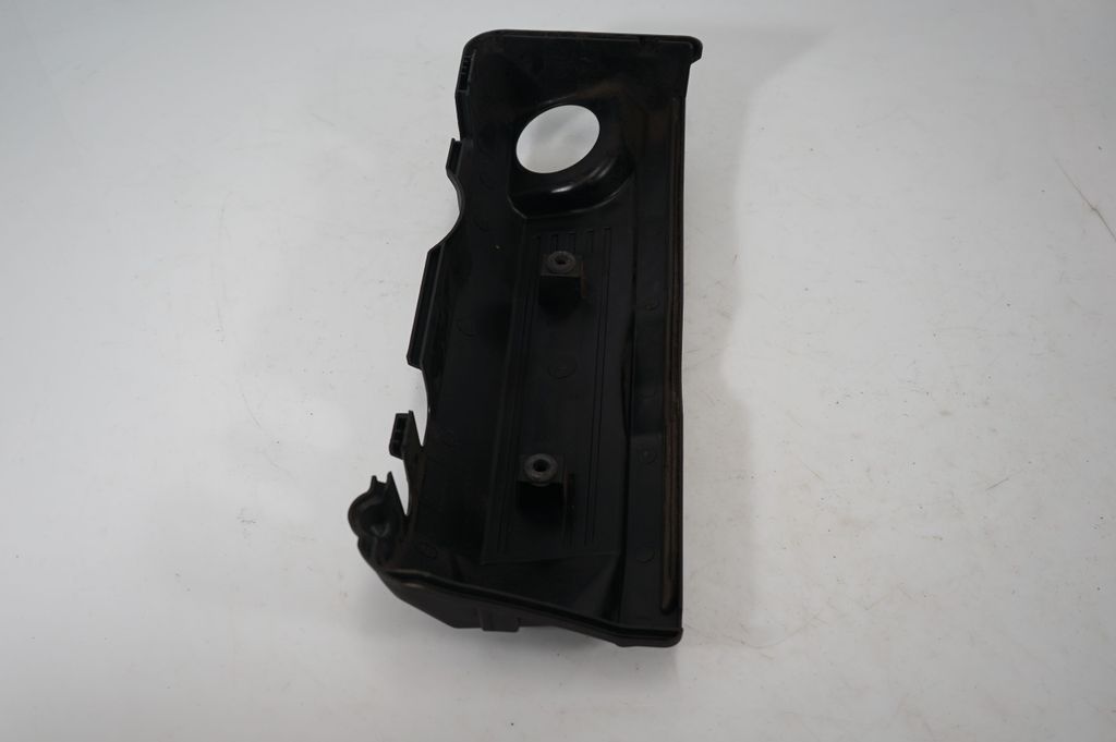 Engine cover (trim) (5)