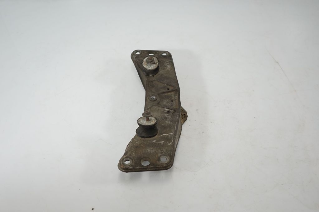 Gearbox mounting bracket (4)