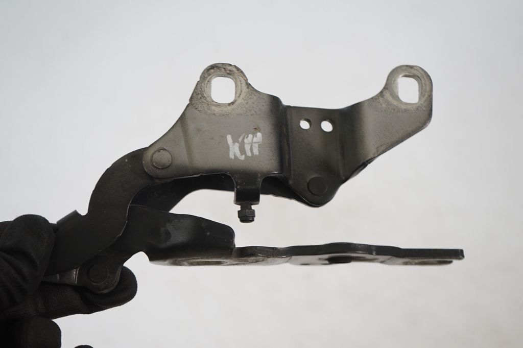 Engine bonnet/hood hinges (6)