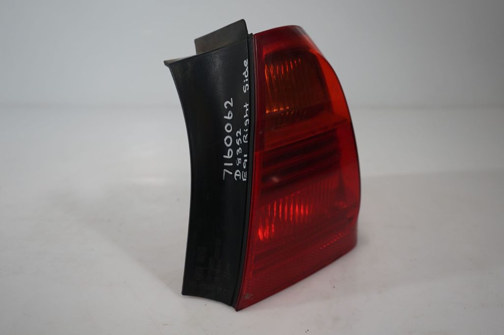 Rear/tail lights (8)