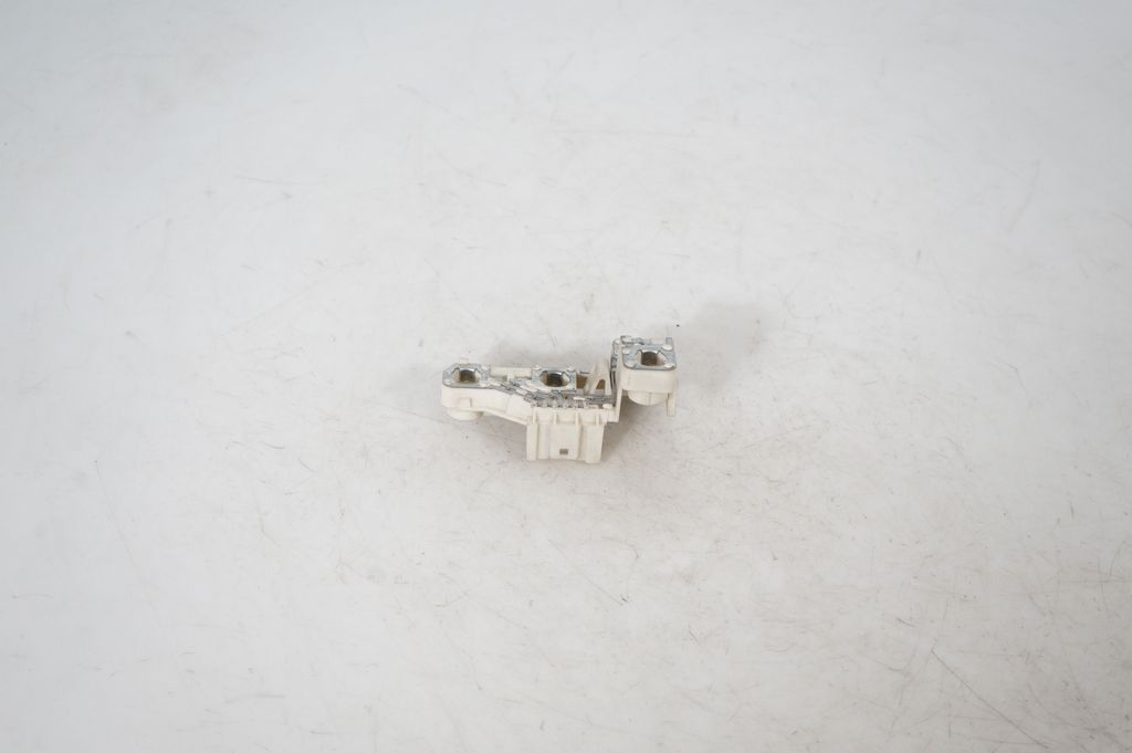 Tail light bulb cover holder (3)