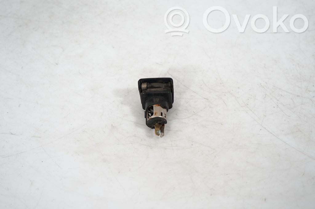 12 V Socket (rear) (3)