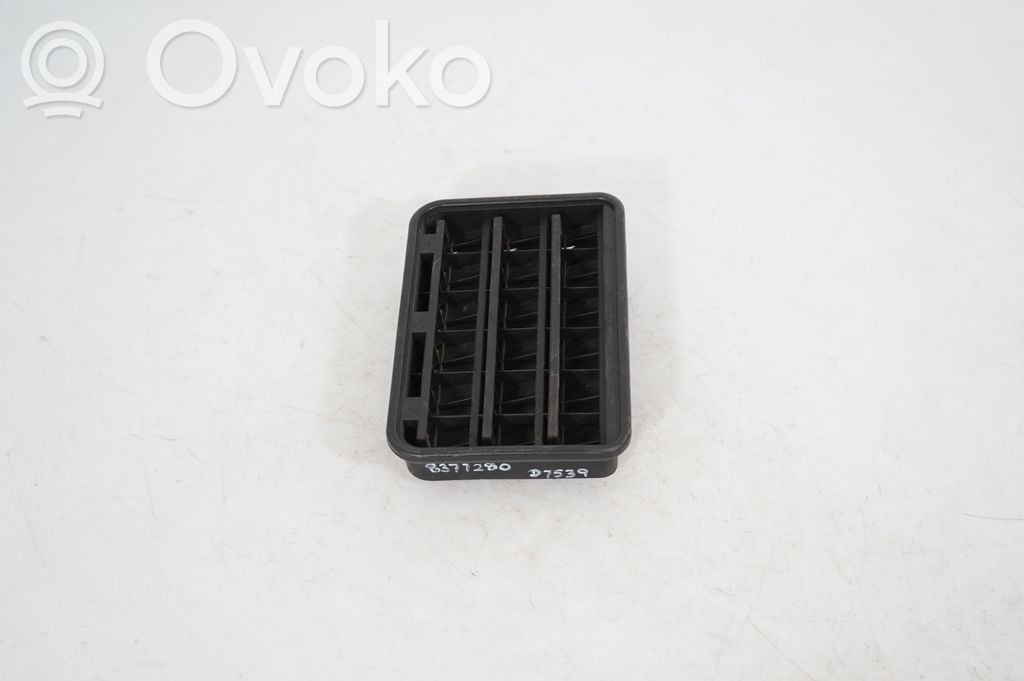 Quarter panel pressure vent (2)