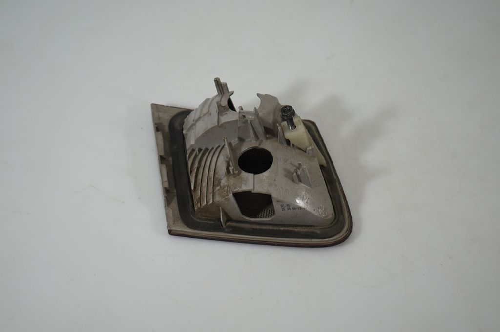 Tailgate rear/tail lights (5)