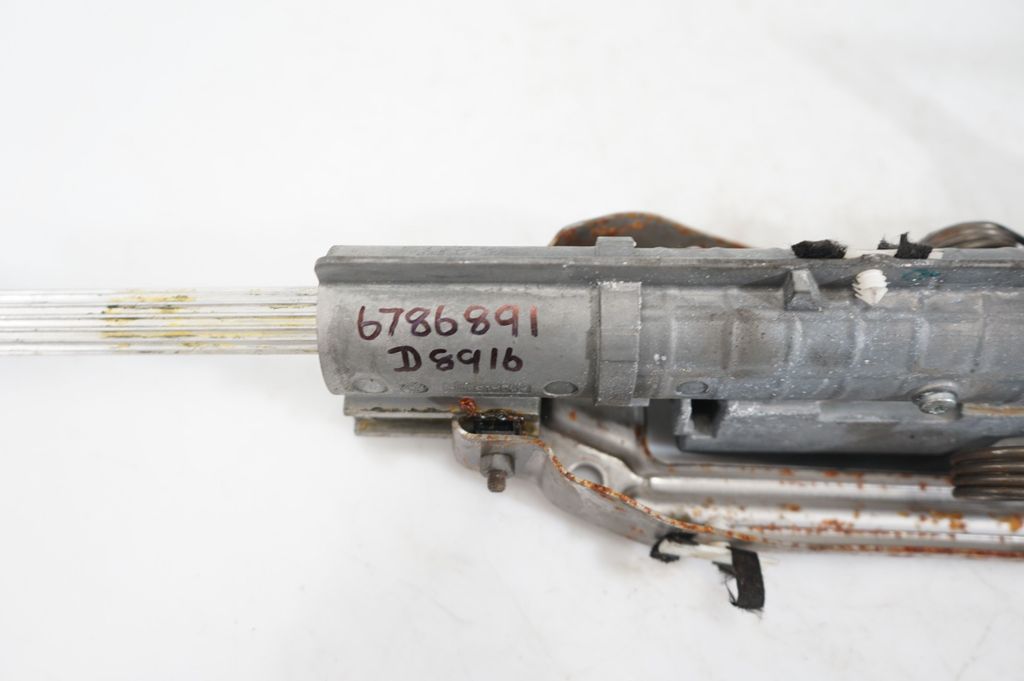 Steering wheel axle (10)