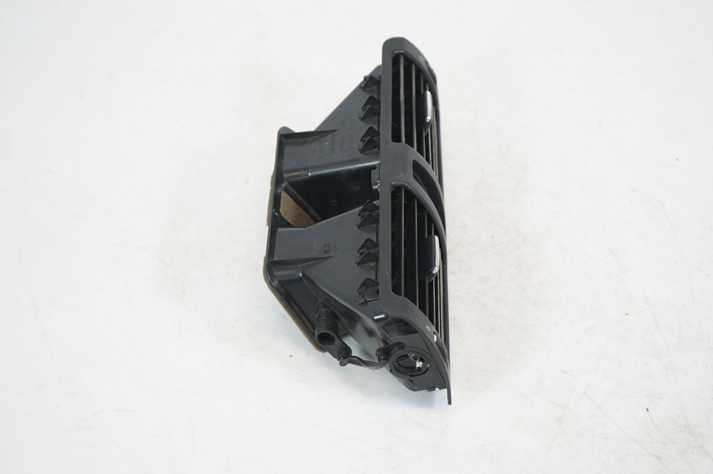 Dash center air vent grill (4)