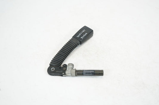 Front seatbelt buckle