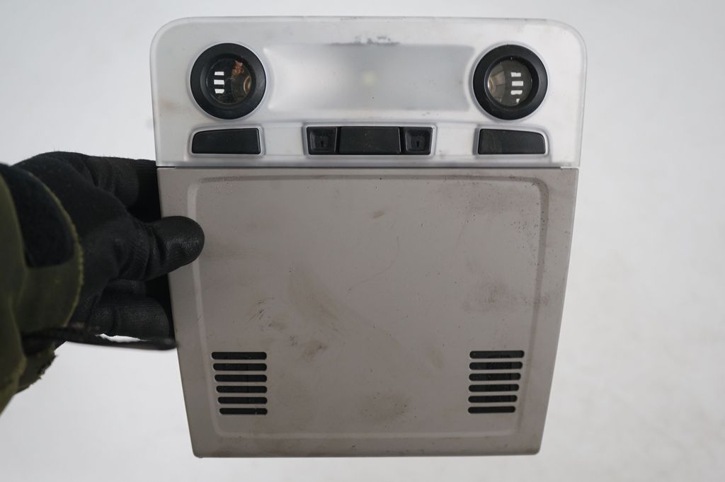 Front seat light (6)