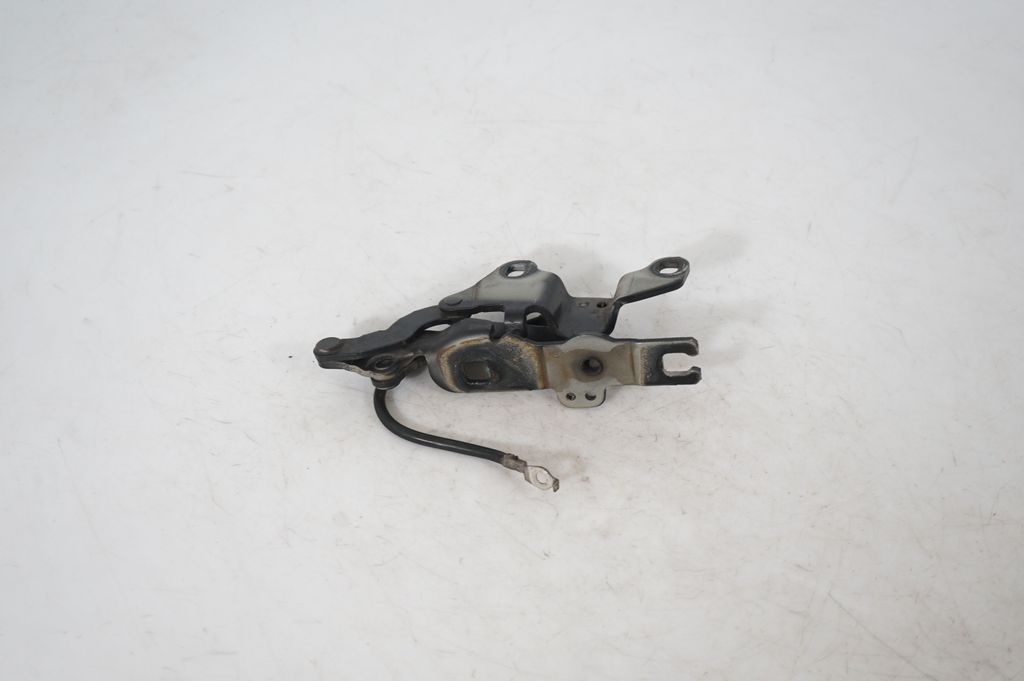 Engine bonnet/hood hinges (5)