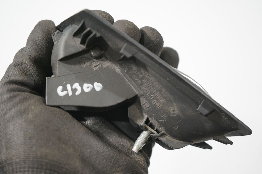 Rear door interior handle (8)