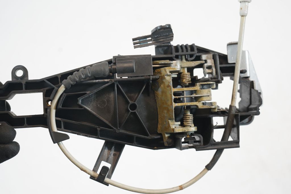 Front door exterior handle/bracket (5)