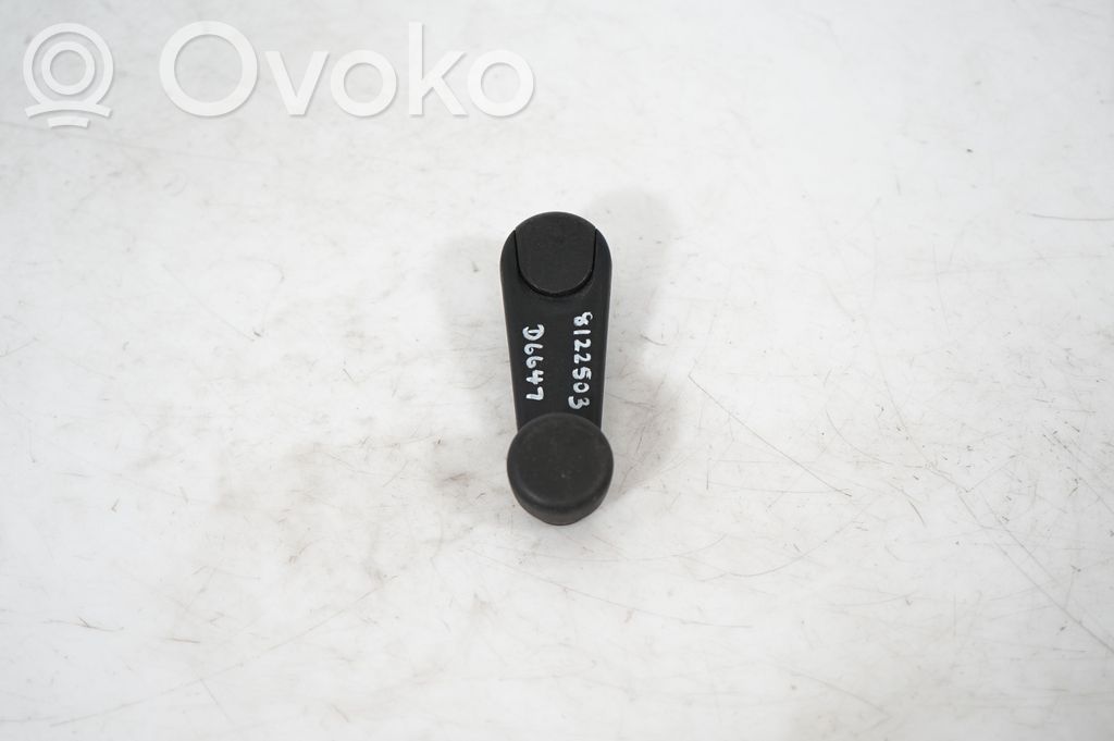 Rear door window winding handle (2)