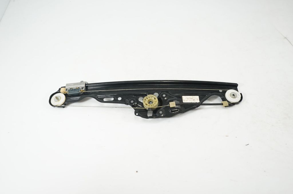 Rear door window regulator with motor (5)