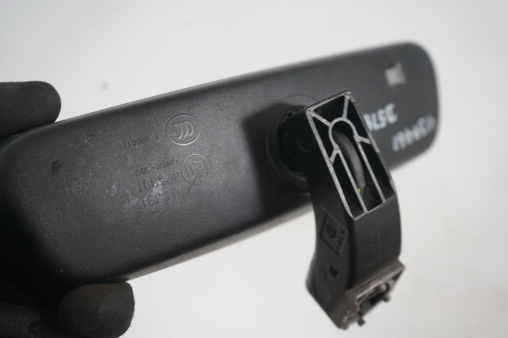 Rear view mirror (interior) (7)