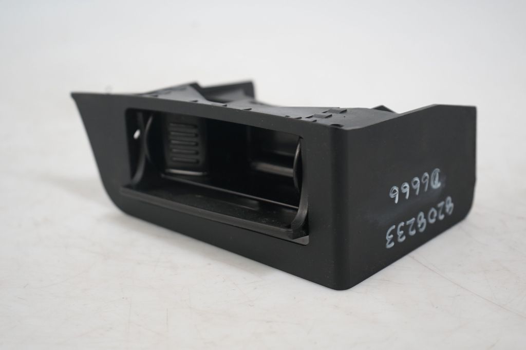 Rear door ashtray (7)