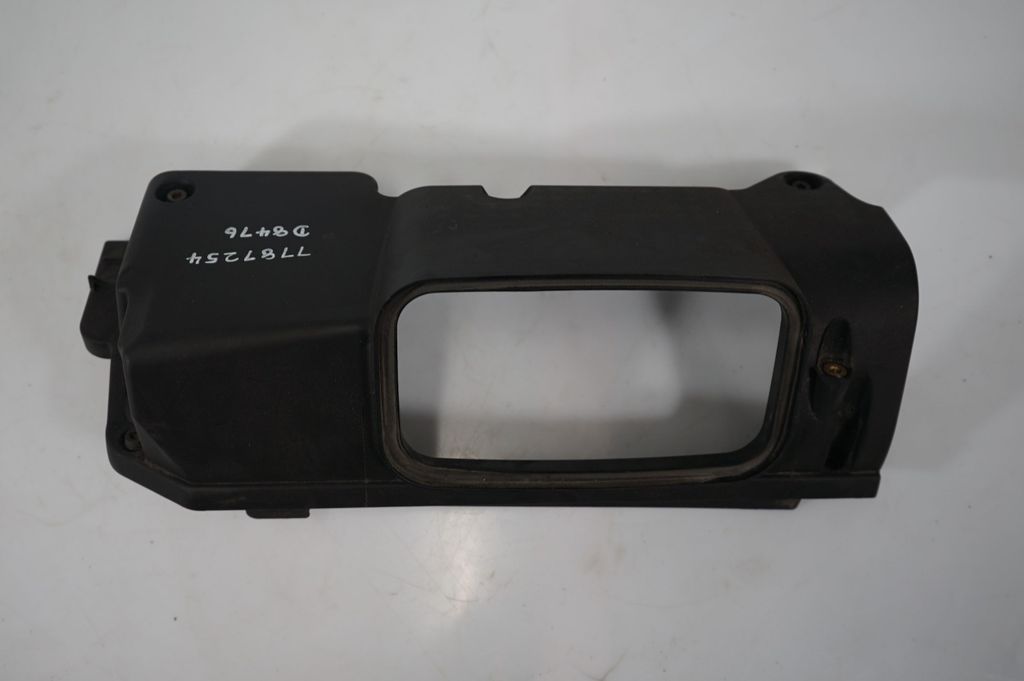 Air filter box cover (8)