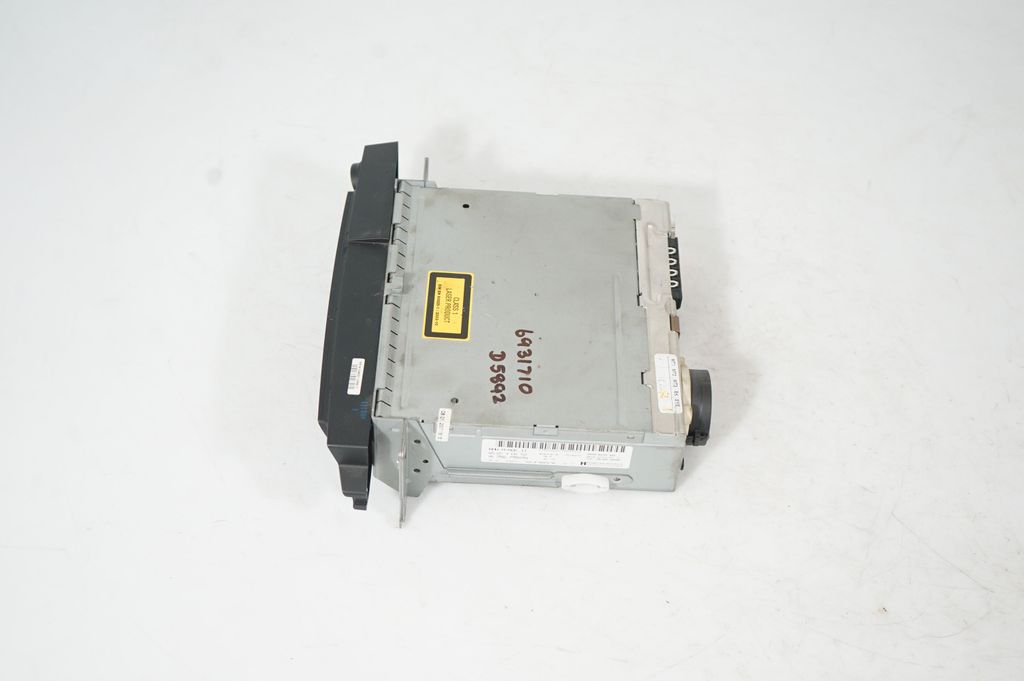 Radio/CD/DVD/GPS head unit (2)