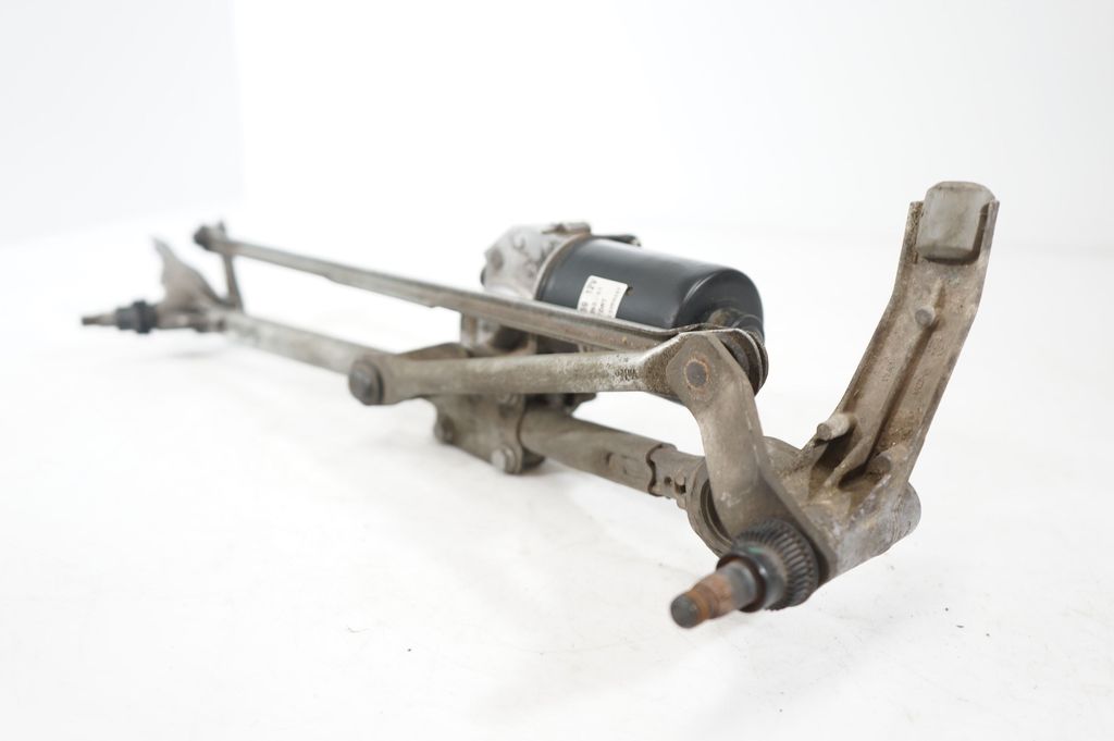 Front wiper linkage and motor (6)