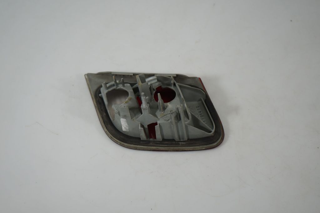Tailgate rear/tail lights (5)
