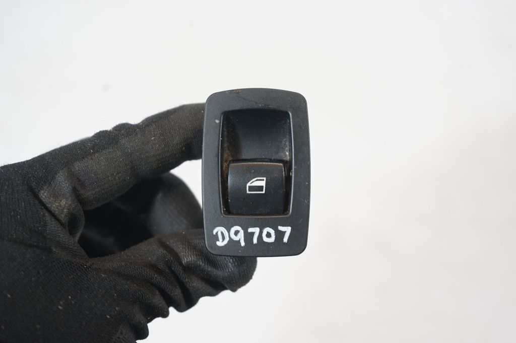 Electric window control switch (7)