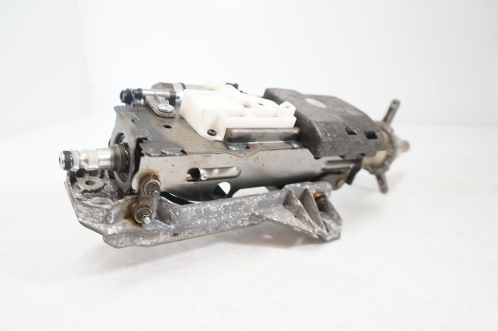 Steering wheel axle (7)