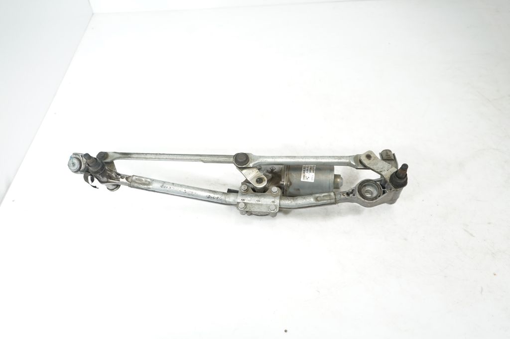 Front wiper linkage and motor (5)