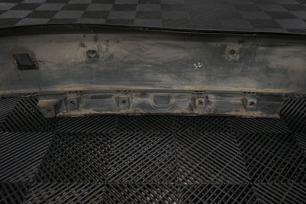 Rear bumper (14)