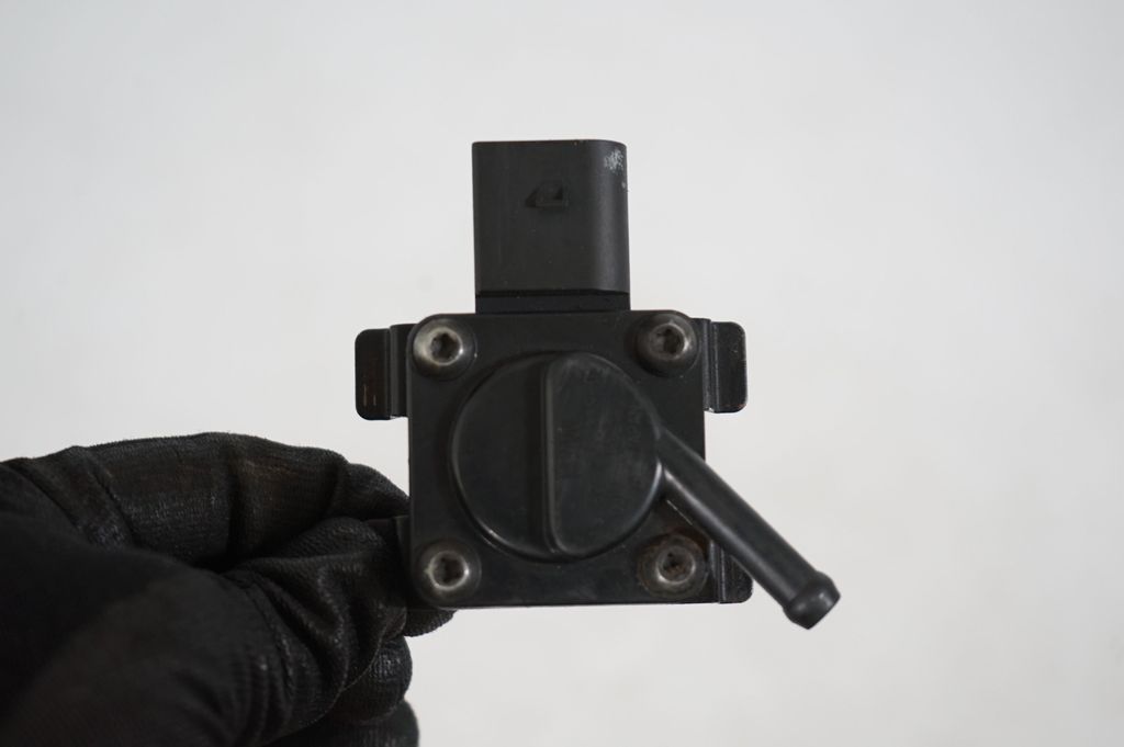 Exhaust gas pressure sensor (6)