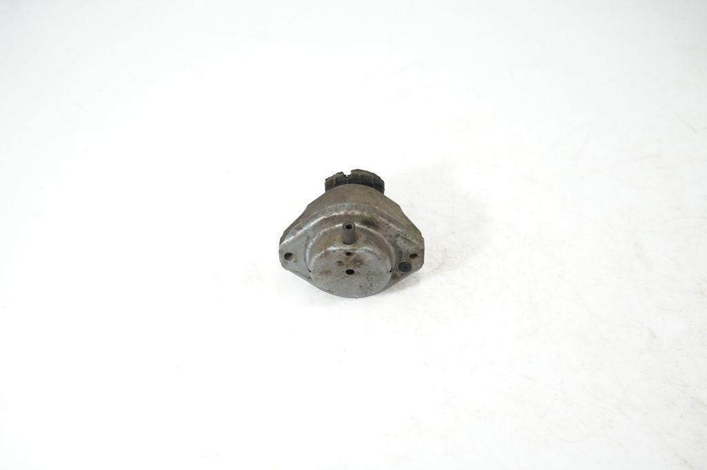 Engine mount bracket (3)