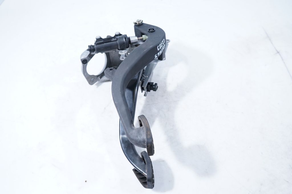 Pedal assembly (2)