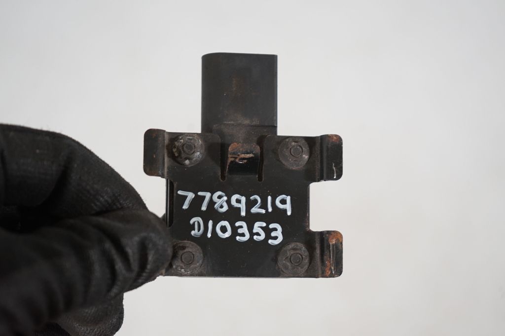 Exhaust gas pressure sensor (7)