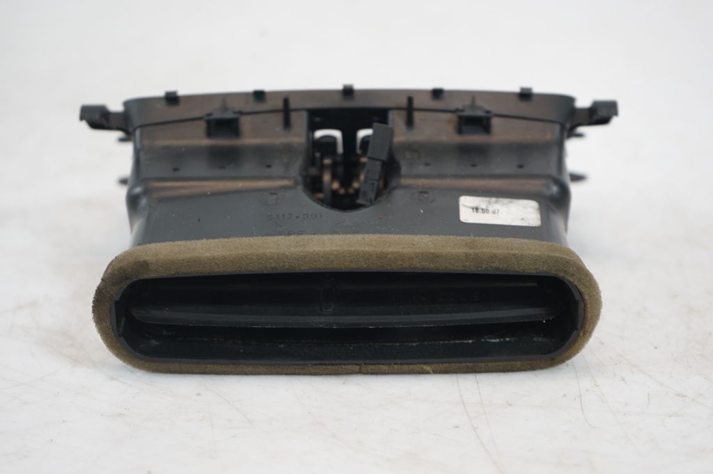 Rear air vent grill (6)