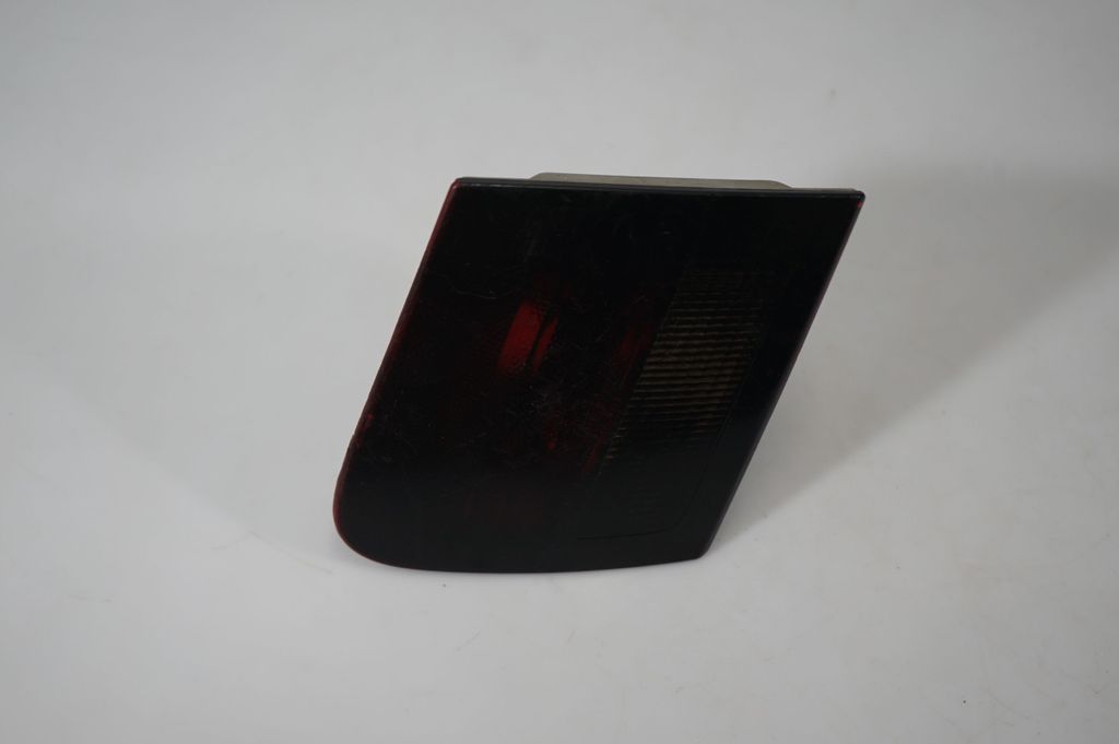 Tailgate rear/tail lights (4)