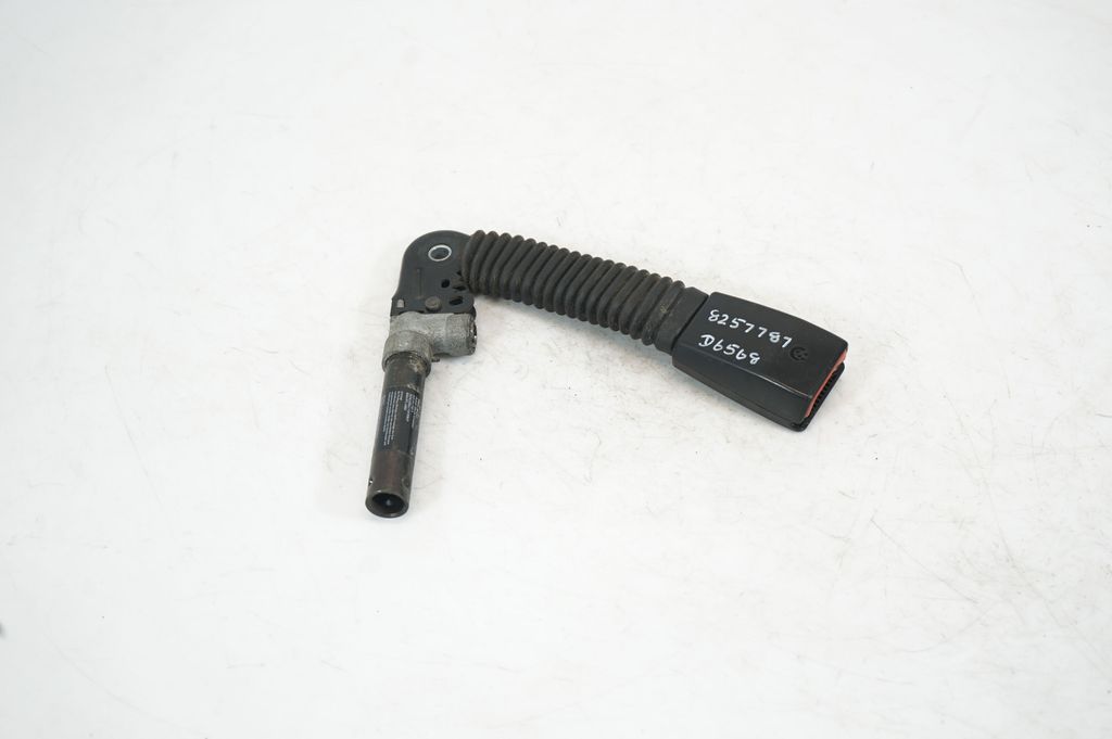 Front seatbelt buckle (2)