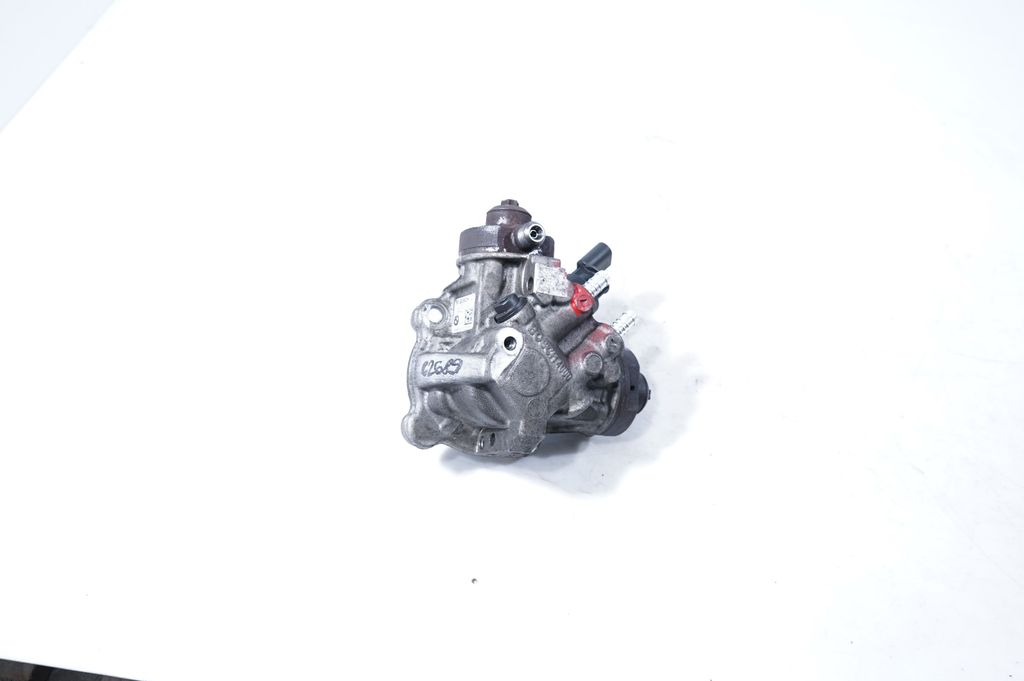 Fuel injector (5)