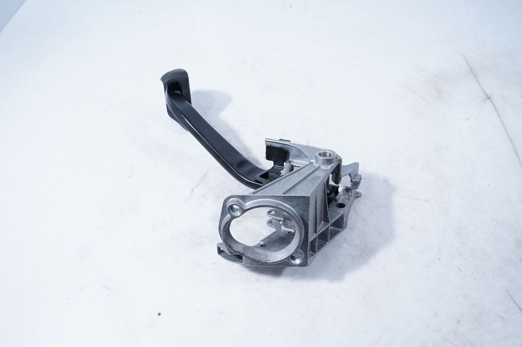 Brake pedal (6)