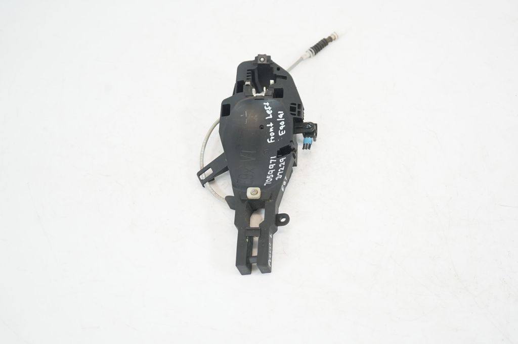 Front door exterior handle/bracket (4)