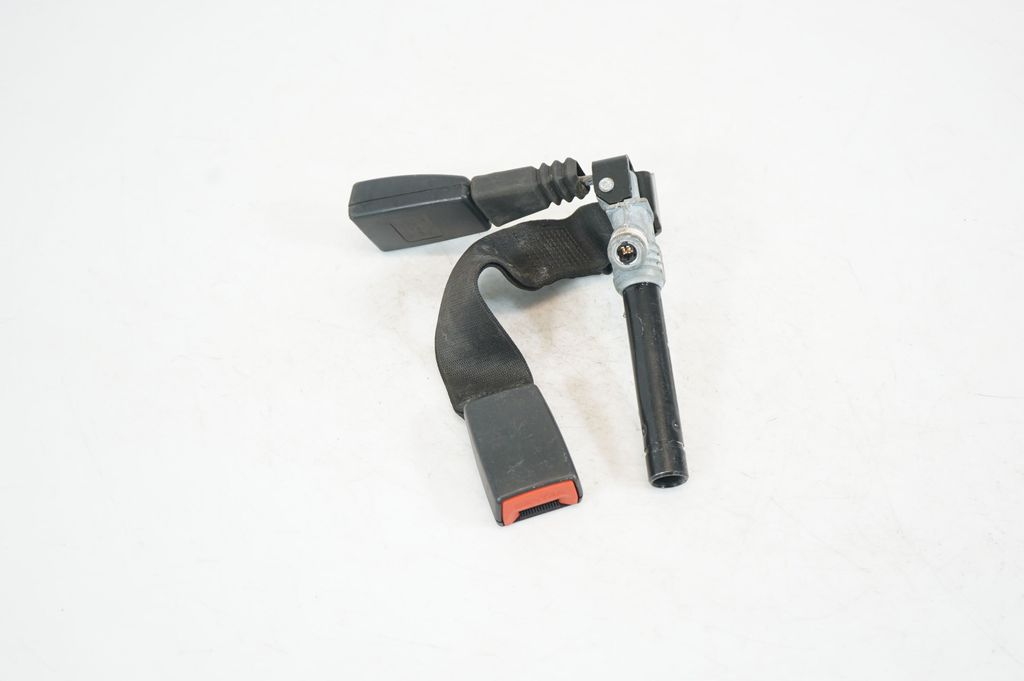 Rear seatbelt buckle (5)