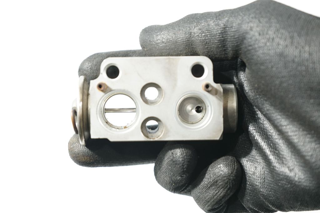 Air conditioning (A/C) expansion valve (8)