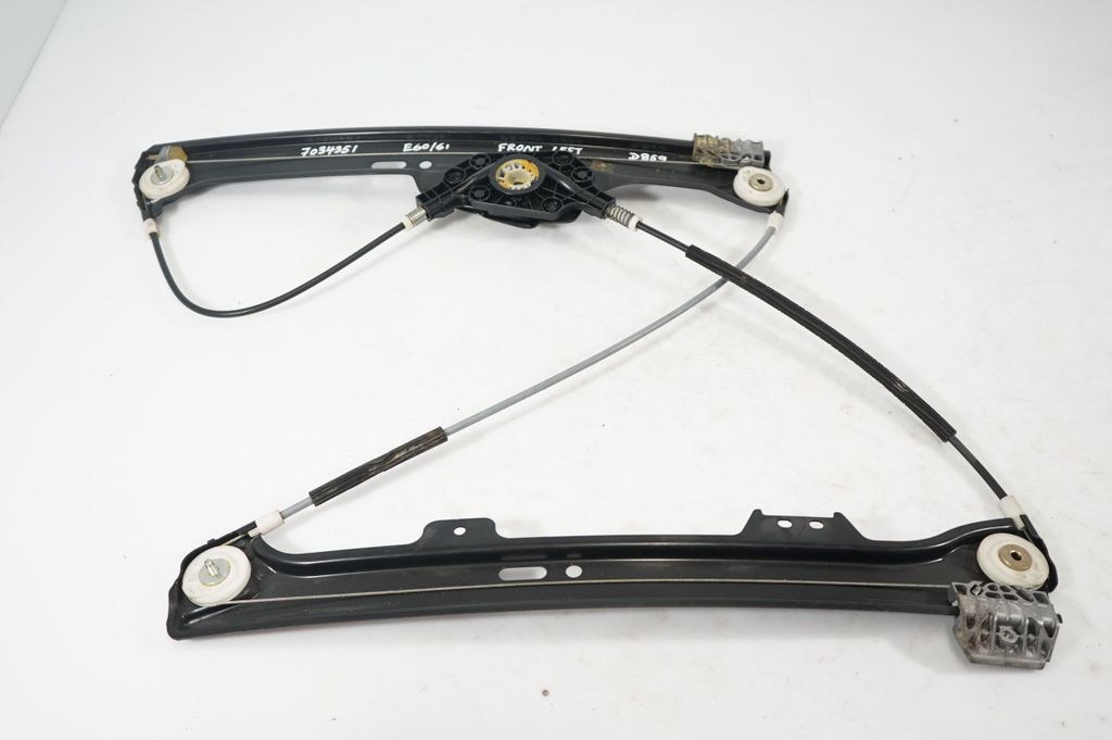 Front door window regulator with motor