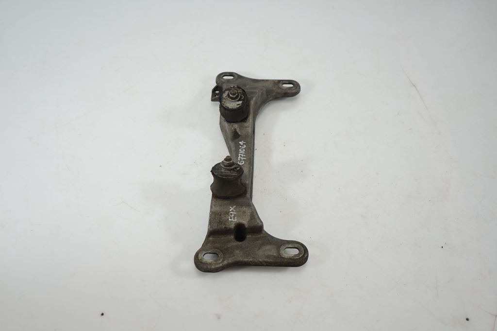 Gearbox mounting bracket (4)