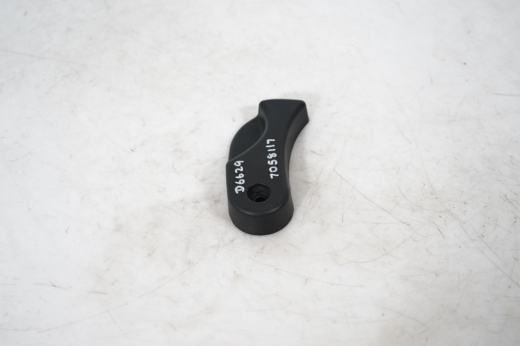 Engine bonnet (hood) release handle (4)