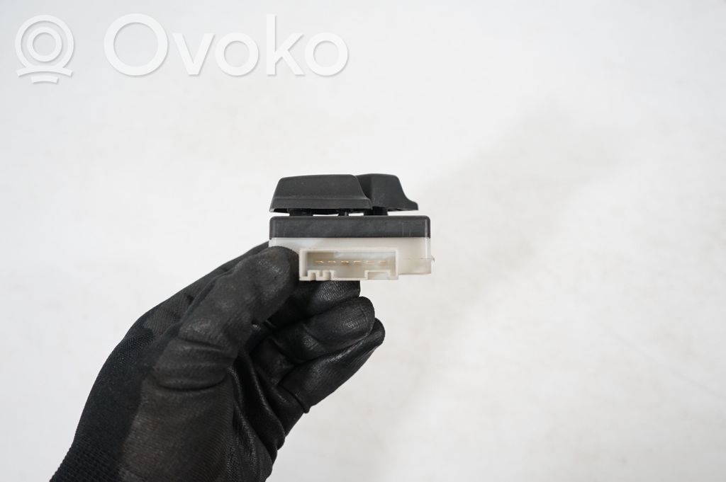 Seat control switch (6)