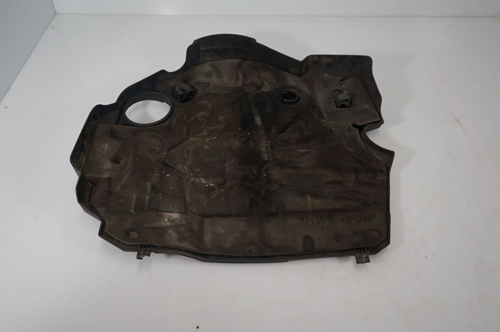 Engine cover (trim) (5)