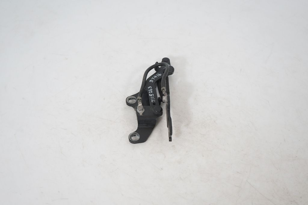 Engine bonnet/hood hinges (4)